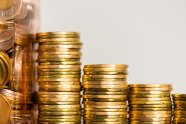 Manitoba and Saskatchewan minimum wage increasing